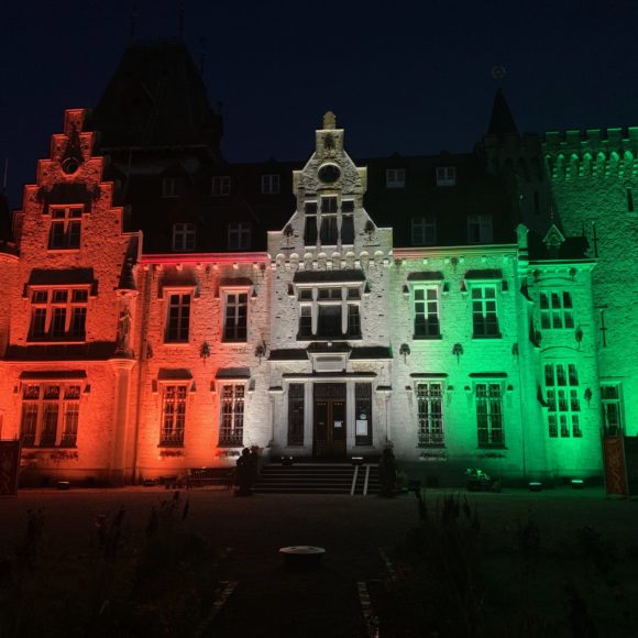 2021-08-15 Iconisch gebouw van België licht op in driekleur, viert 75ste onafhankelijkheidsdag van India