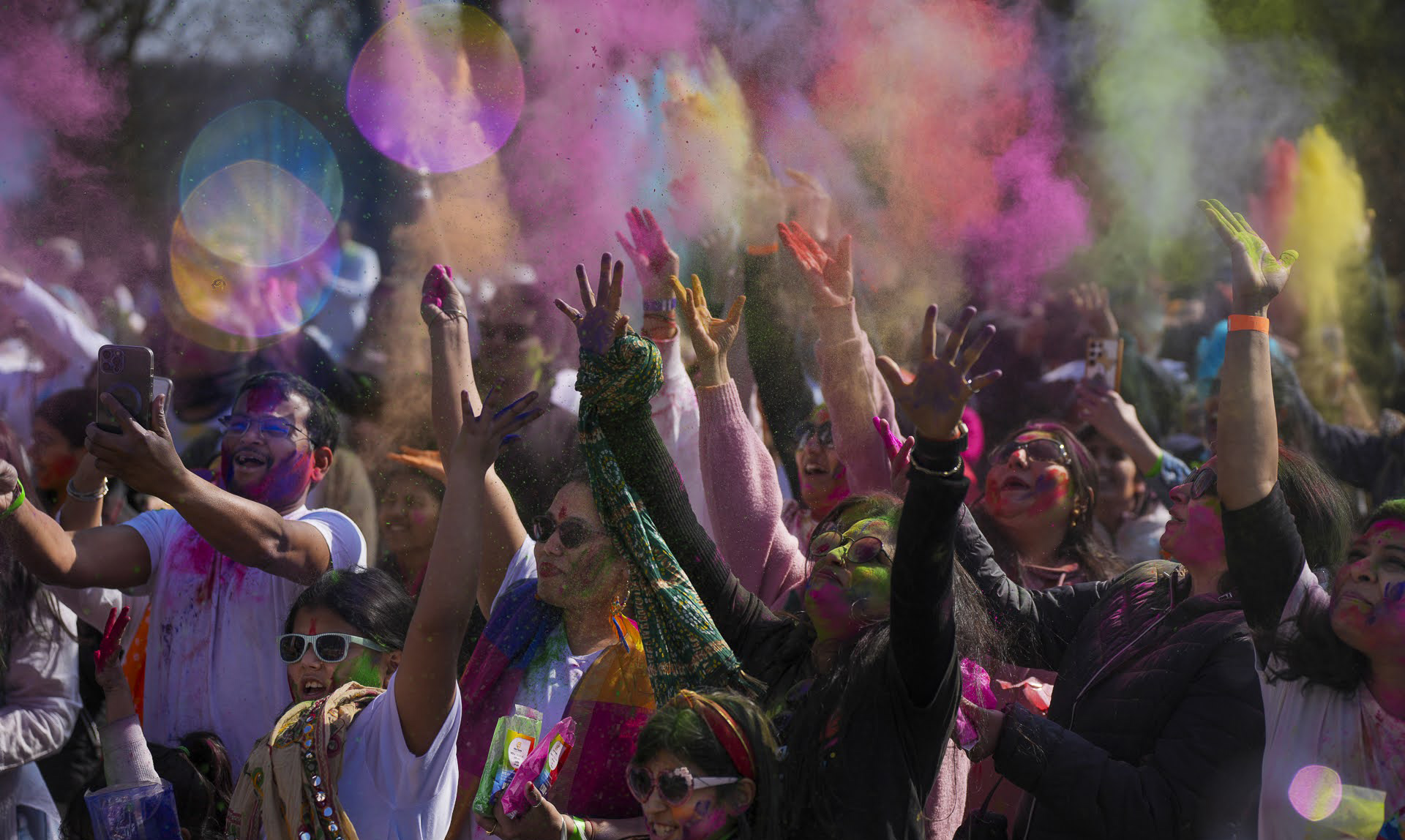 Hindu forum of Belgium, Events - Spring Holi Festival